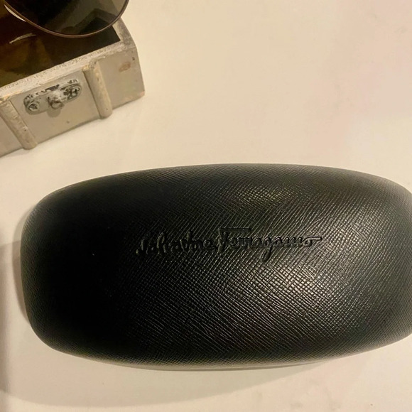 Salvatore Ferragamo Gradient Aviator Sunglasses - Retails $385 NEW AUTHENTIC - Picture 10 of 13